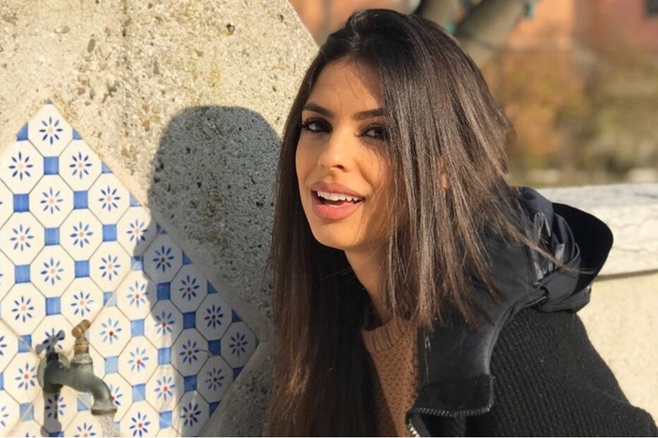 Agata Alonzo, figura da TV italiana e esposa do treinador Farioli, tem dois filhos.
