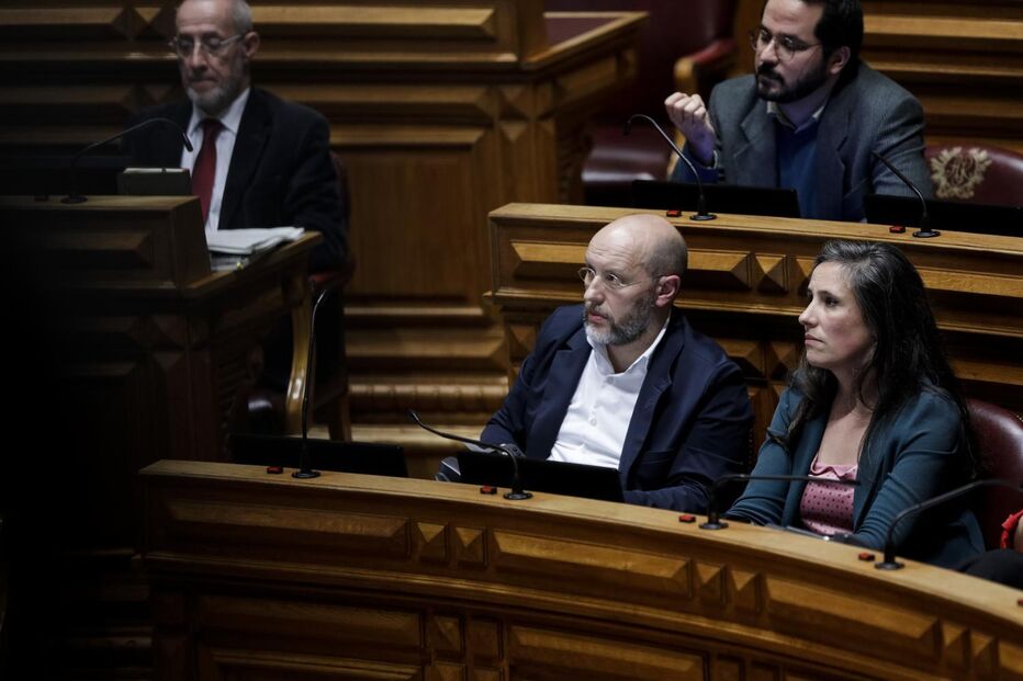 Deputados do Livre criticam PSD e Chega por alegada estratégia para prejudicar trabalho parlamentar
