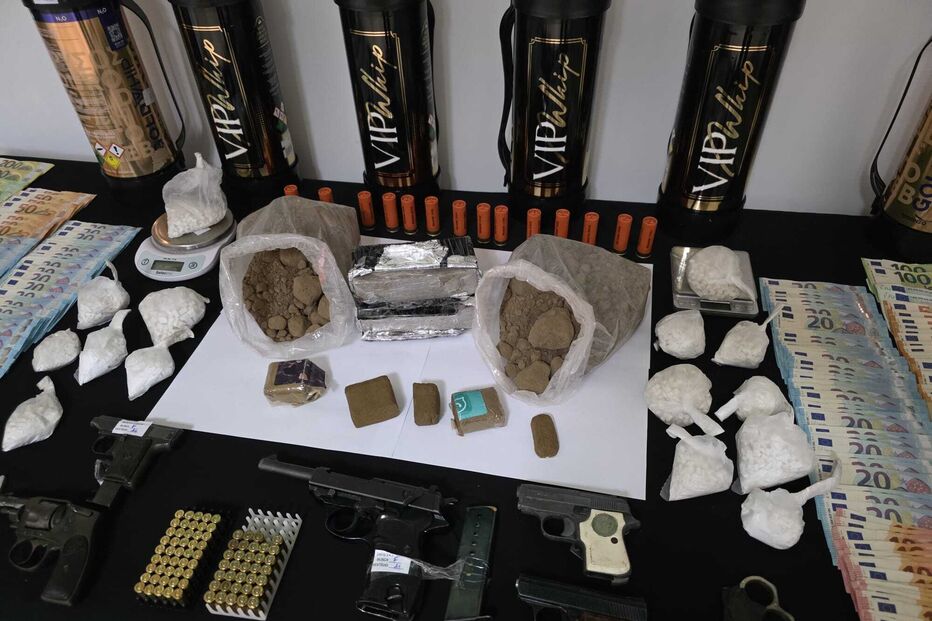 GNR detém suspeitos de tráfico de droga na Feira e apreende material