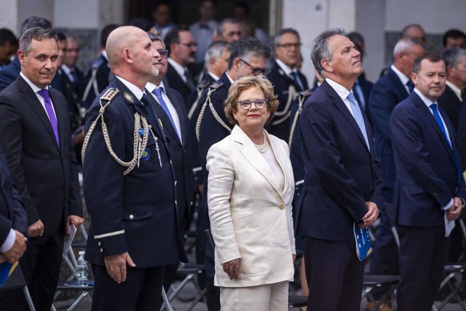 Ministra Maria Lúcia Amaral e diretor da PSP, Luís Carrilho, em cerimónia de aniversário da PSP