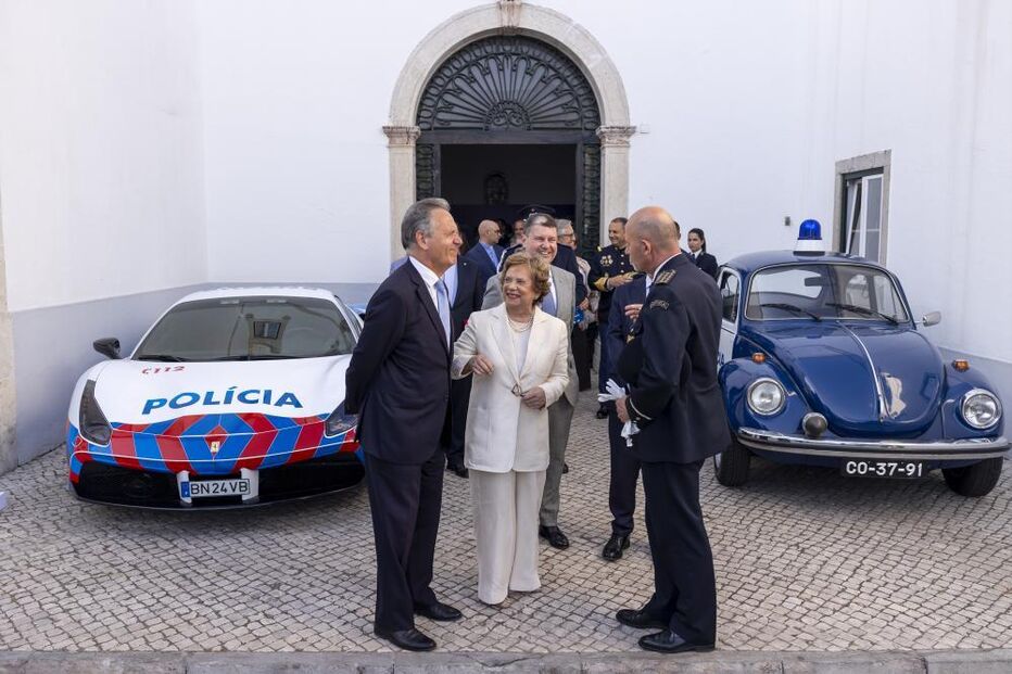 Ministra e diretor da PSP experimentam viaturas novas na comemoração do 158.º aniversário
