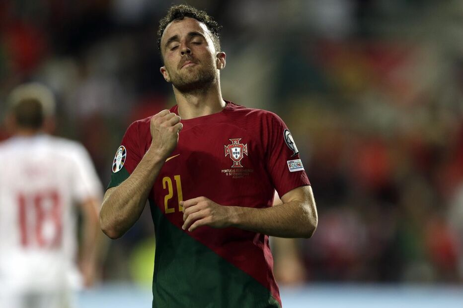 Diogo Jota celebrou a conquista da Liga das Nações por Portugal com os filhos