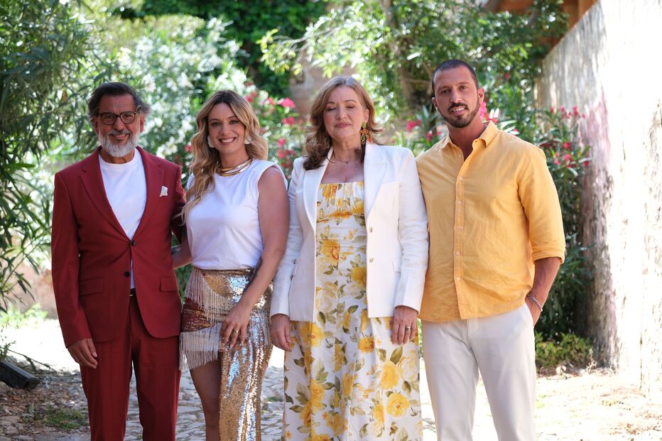 Conheça as casas de luxo de futebolistas usadas nas gravações de 'Casados'.
