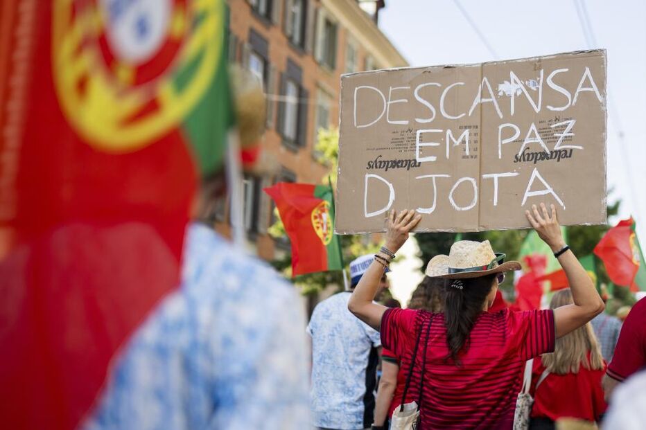 Homenagem a Diogo Jota após acidente rodoviário em Espanha
