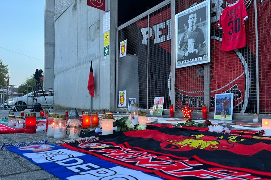 Homenagem a André Silva, jogador do Penafiel, junto ao estádio, após acidente