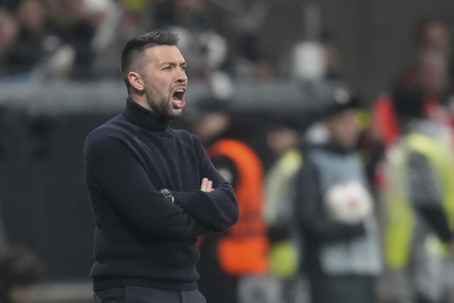 Francesco Farioli chega ao Porto para ser o novo técnico do FC Porto