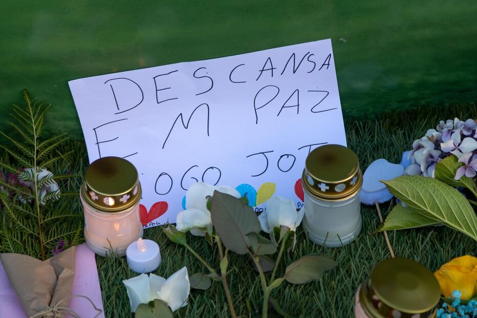 Homenagem a Diogo Jota e André Silva em Gondomar, após acidente em Zamora.
