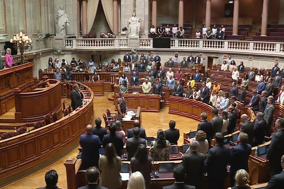 Parlamento presta homenagem a Diogo Jota e André Silva