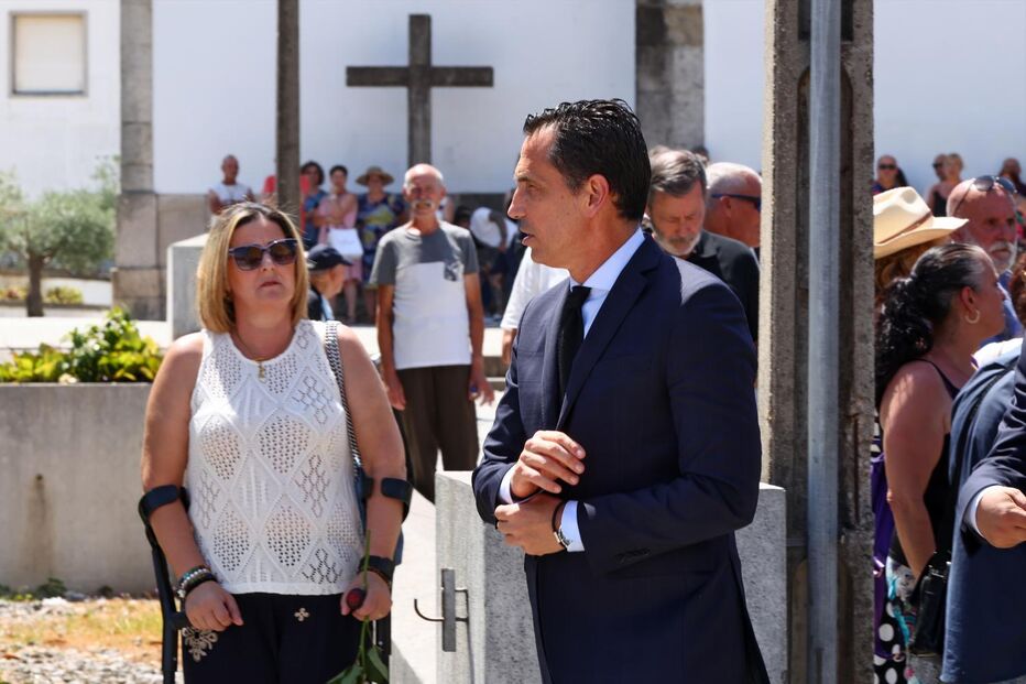 Presenças de Pedro Proença e André Villas-Boas no funeral dos irmãos Jota e Silva, em Zamora.
