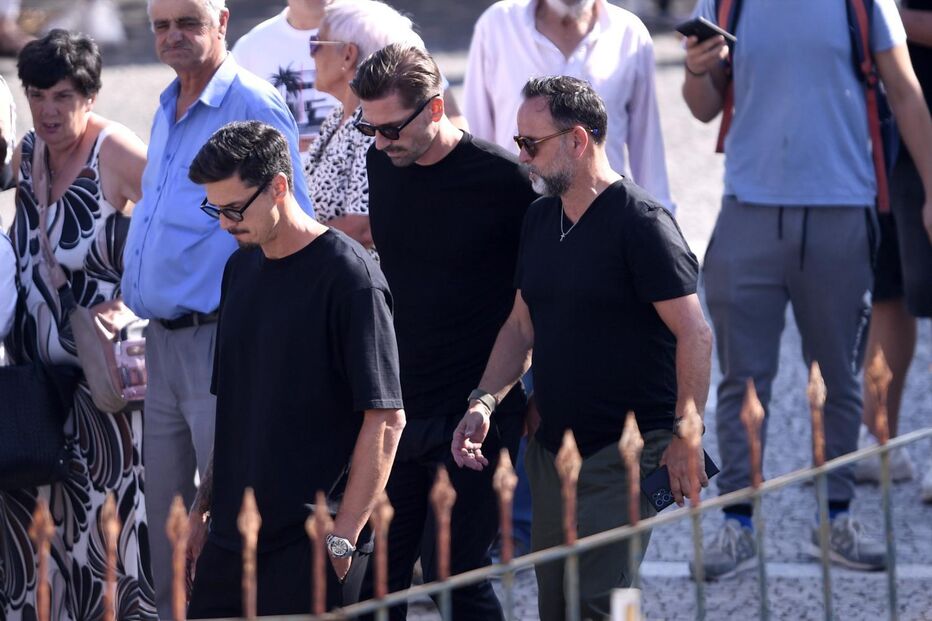 José Fonte junta-se a Diogo Jota e André Silva em velório.
