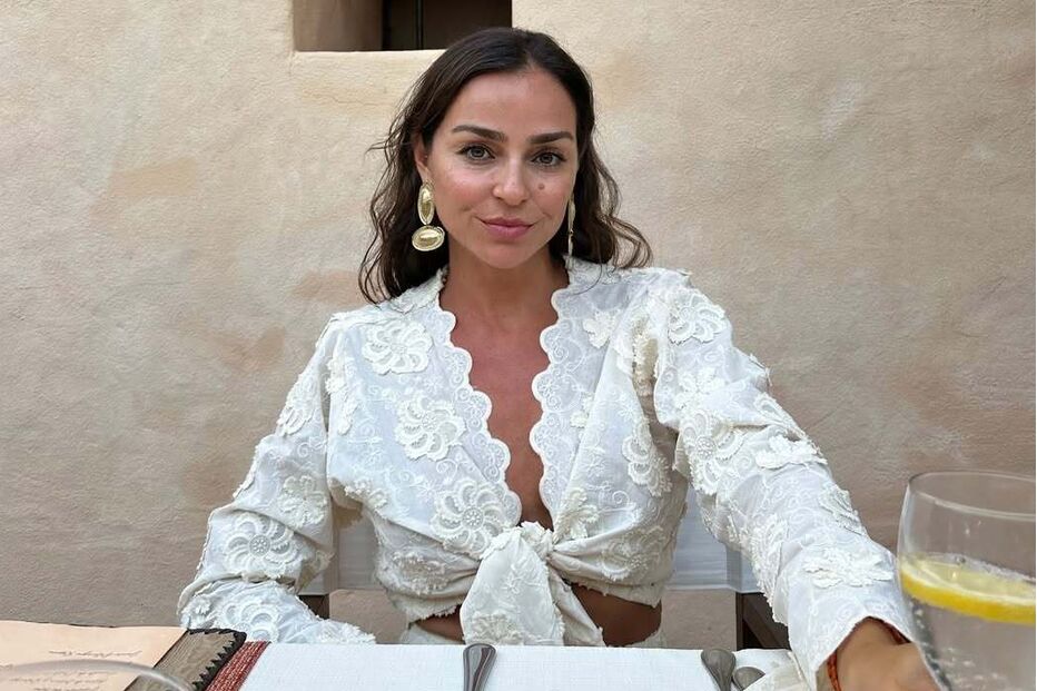 Vanessa Martins anuncia noivado com David Soares na Sardenha