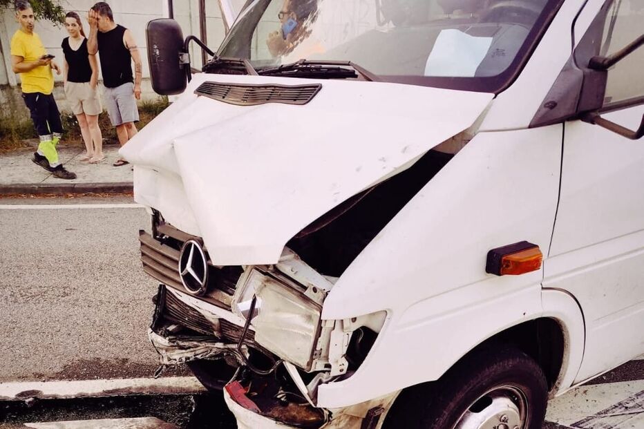 Colisão de carros em Albergaria-a-Velha fere casal e um homem