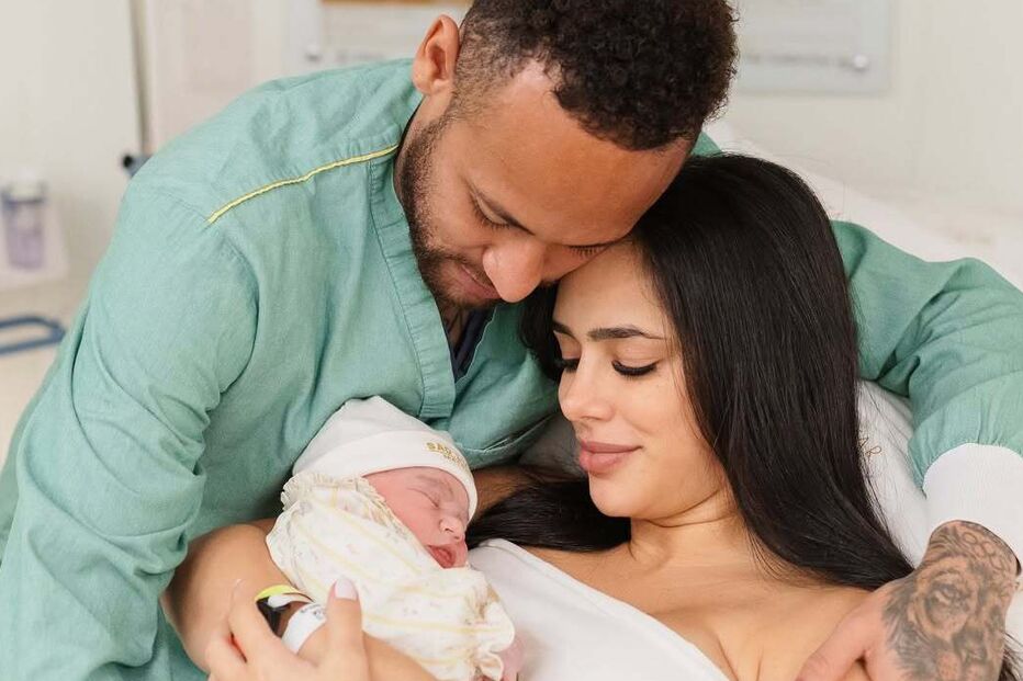 Neymar e Bruna Biancardi celebram a chegada de Mel