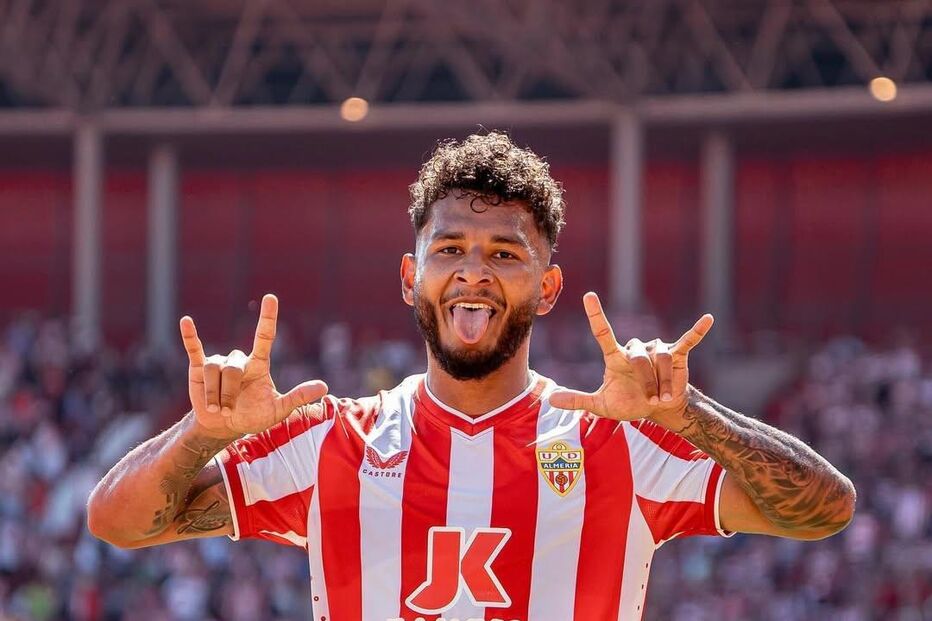 Luís Suárez, do Almería, apontado para substituir Gyokeres no Sporting
