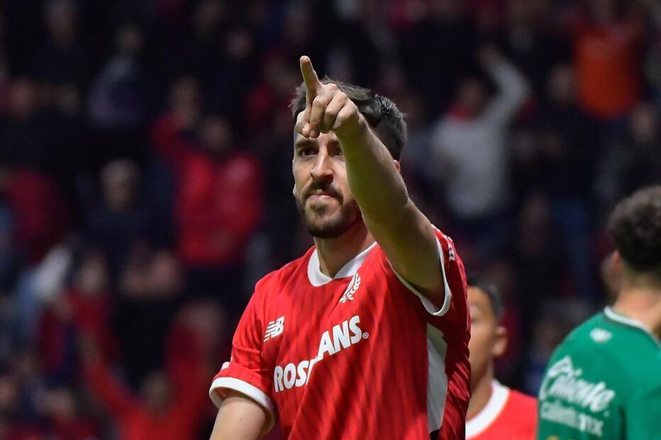 Paulinho, ex-Sporting, brilha no Toluca e é eleito o melhor do campeonato mexicano