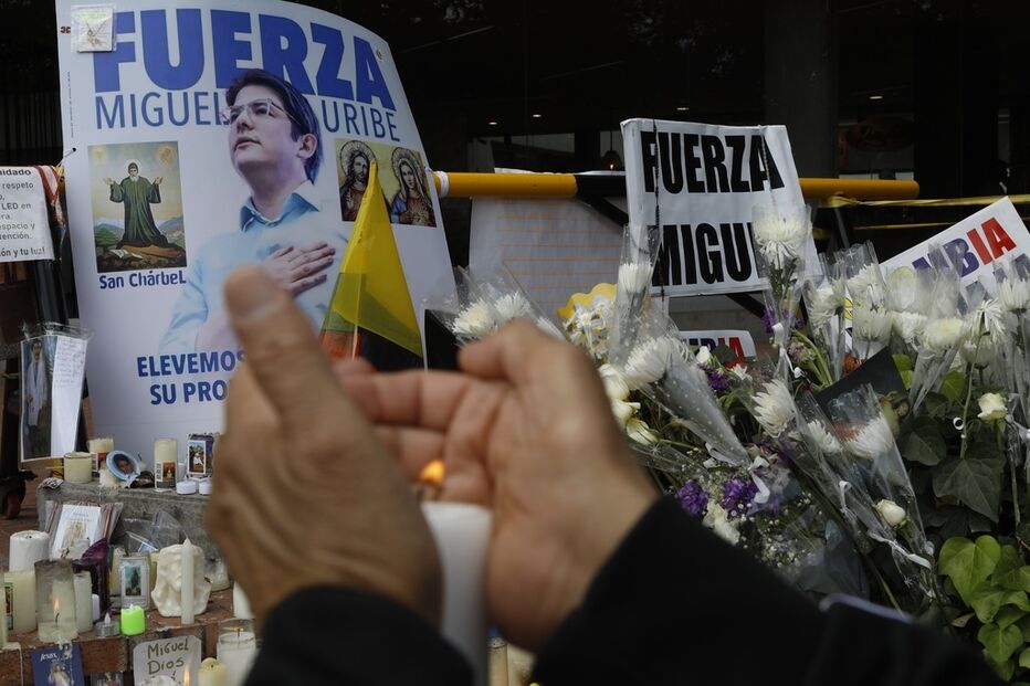 Vigília por Miguel Uribe Turbay após ataque a tiro na Colômbia