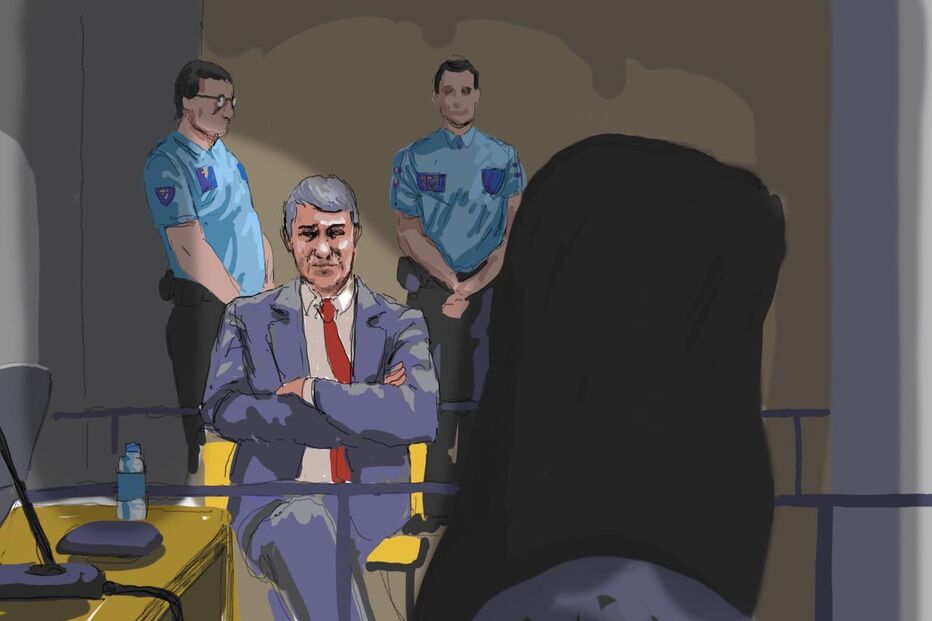 José Sócrates enfrenta o julgamento com seguranças em tribunal
