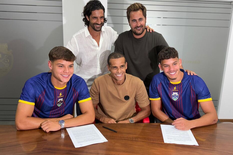 Rivaldinho e Isaque, filhos de Rivaldo, assinam pelo Chaves