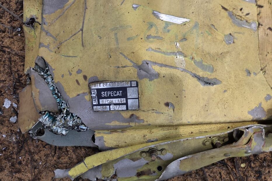 Avião Jaguar da Força Aérea Indiana despenha-se, sem sobreviventes