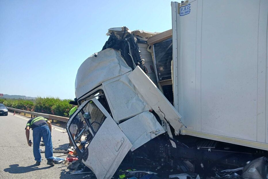 Despiste de camião na A1, em Coimbra, causa uma vítima mortal