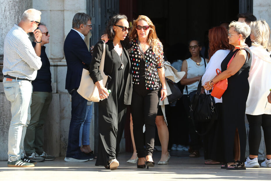 Amigos e familiares no adeus a Luís Jardim, na Basílica da Estrela, em Lisboa