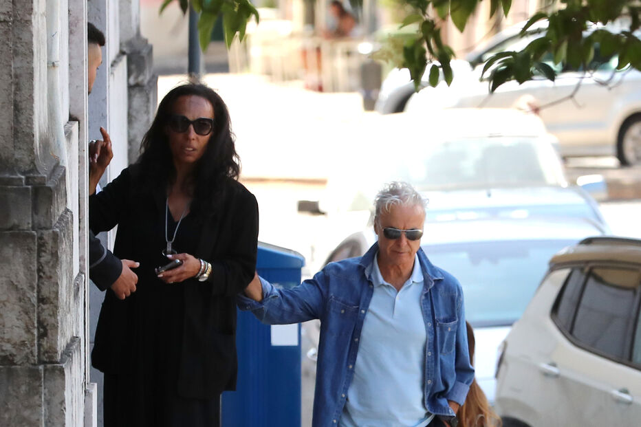 Cerimónias fúnebres de Luís Jardim na Basílica da Estrela, em Lisboa, com amigos e família