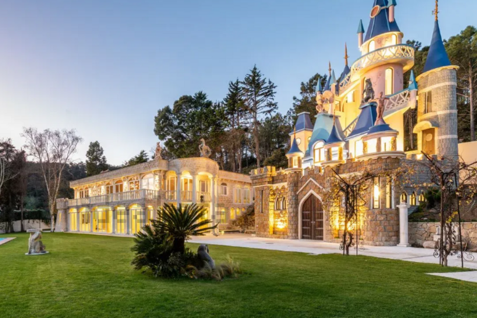 Castelo da Disney em Sintra à venda por 24 milhões de euros