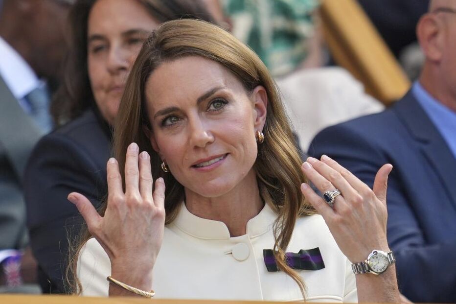 Kate Middleton aplaudida na final feminina de Wimbledon, um ano após diagnóstico