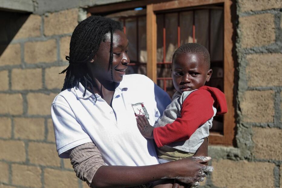 Em Maputo, Diana, mãe adolescente, sonha em ser enfermeira para ajudar outras pessoas