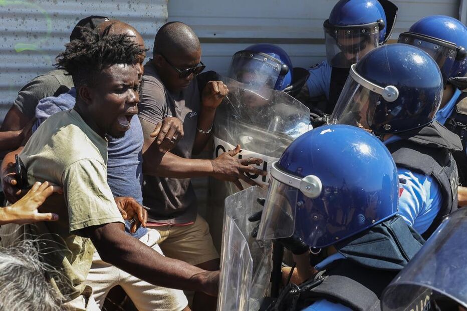 Moradores do Talude Militar tentam impedir demolições ordenadas pela Câmara de Loures