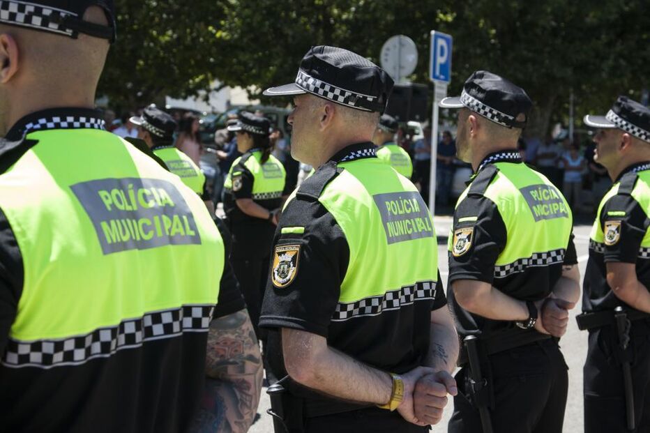 Agentes da Polícia Municipal em funções