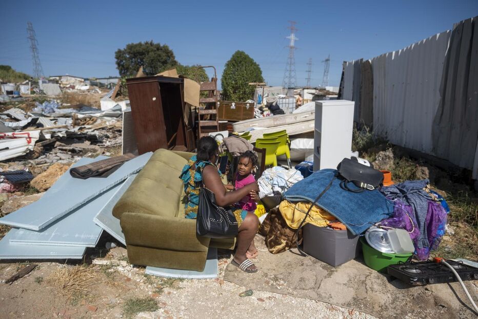 Demolição de barracas no Bairro do Talude Militar, em Loures