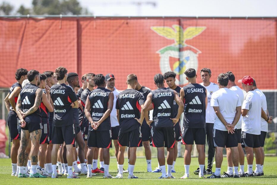 Bruno Lage fala ao plantel no treino