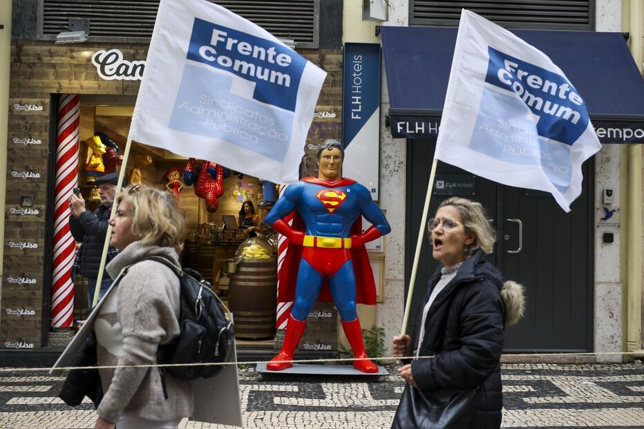 Protesto da Frente Comum por aumentos salariais e melhorias nos serviços públicos em Lisboa