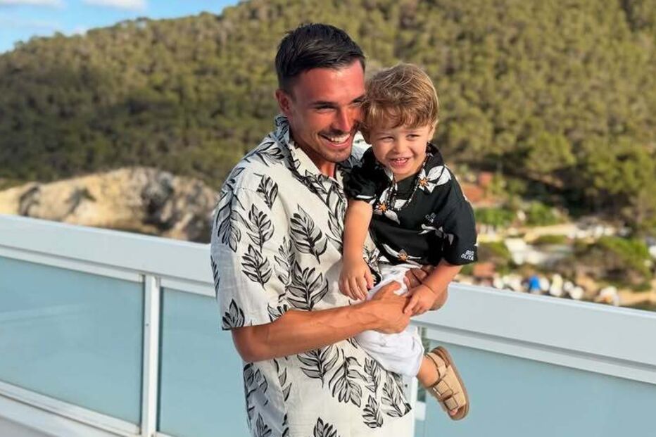 João Palhinha aproveita férias com o filho em destino desconhecido