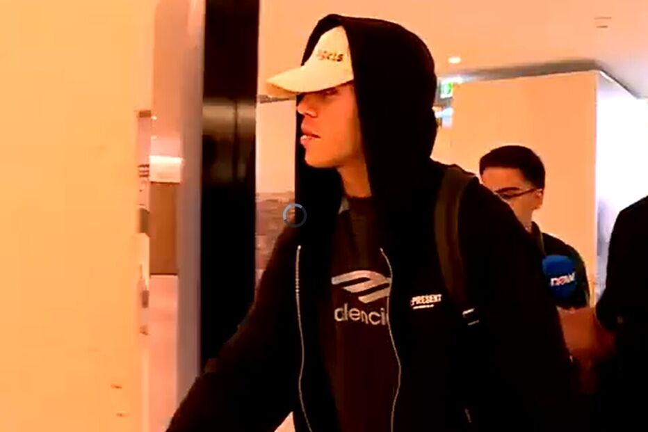 Enzo Barrenechea já está em Lisboa: as imagens da chegada do novo reforço do Benfica