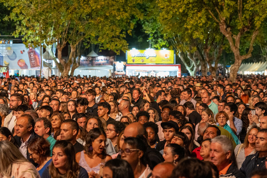 Multidão celebra nas Festas do Bodo 2025 em Pombal com música e tradição