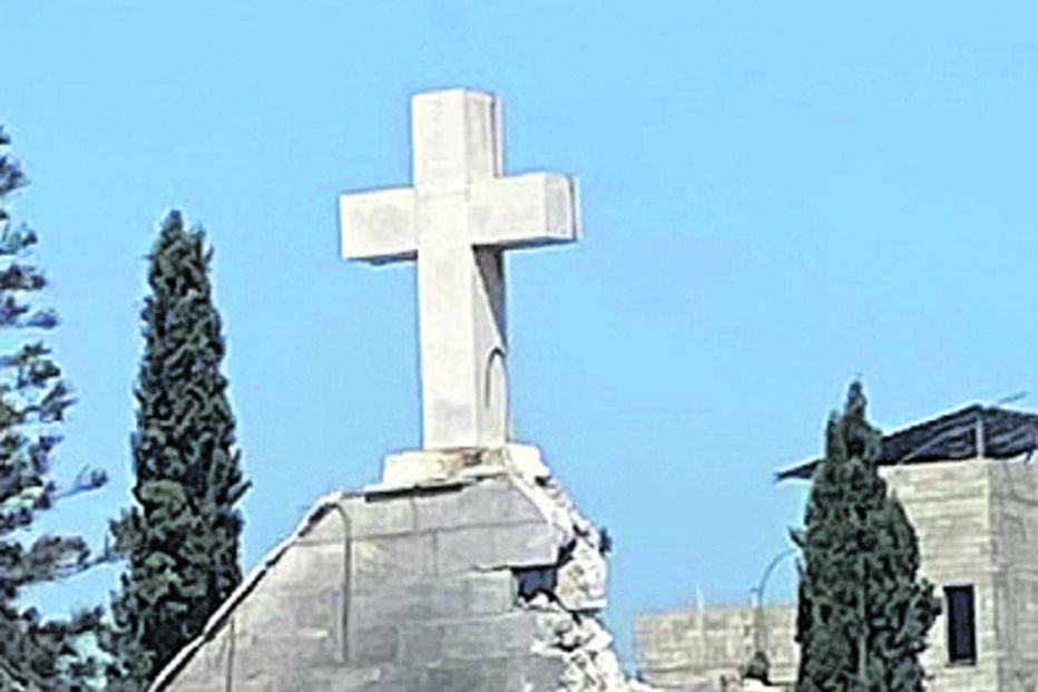 Igreja em Gaza após ataque israelita