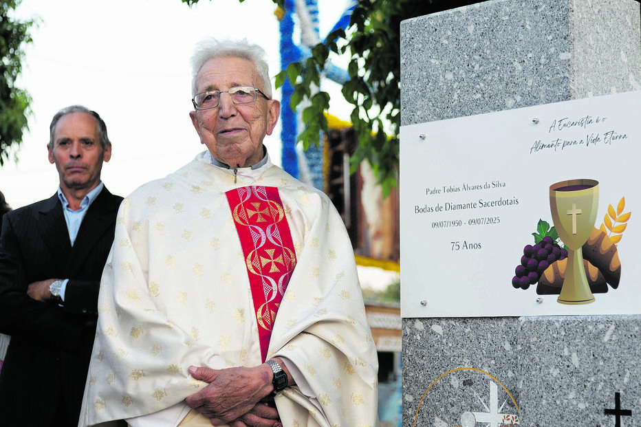 Padre Tobias é o pároco mais antigo do Mundo
