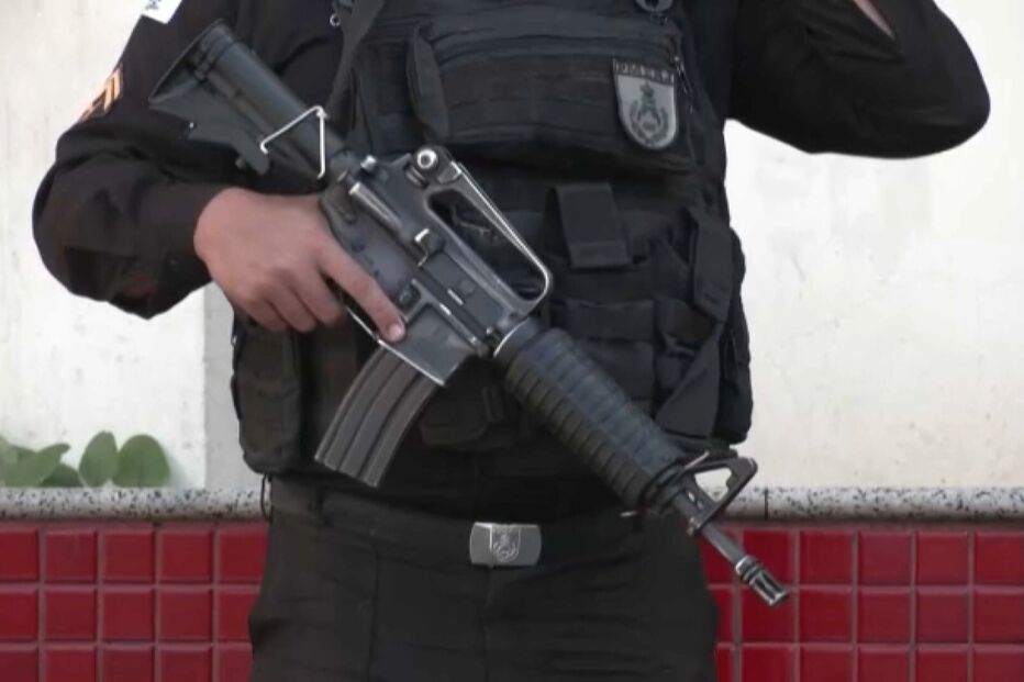 mortos, tiroteio, polícia, traficantes de droga, brasil