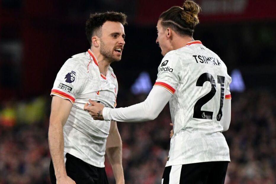 Tsimikas tatuou o número de Jota e frase de amizade