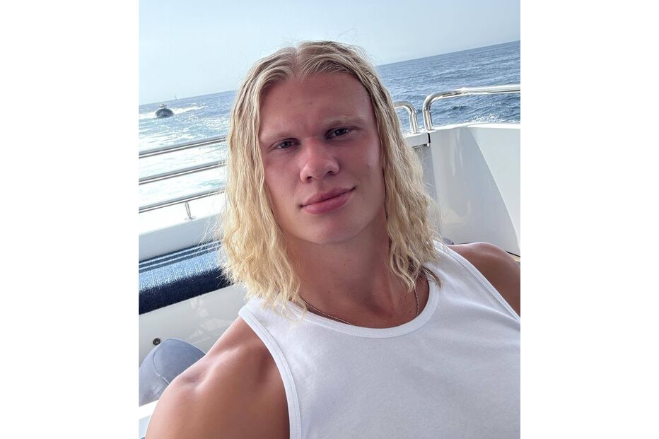 Haaland enfrenta críticas por presente caro à namorada.
