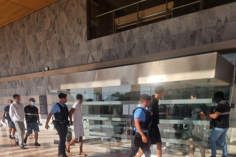 Gang juvenil que agrediu turista em Albufeira é ouvido hoje em Tribunal