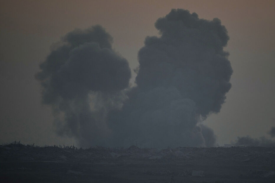  Explosão no norte da Faixa de Gaza, vista do sul de Israel na quarta-feira, 23 de julho de 2025