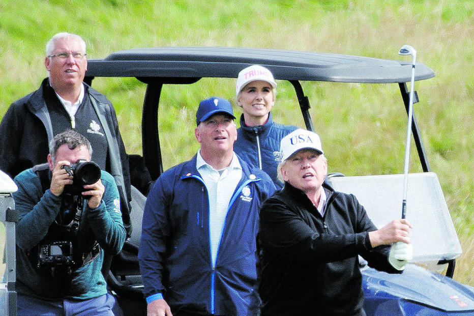 O Presidente dos Estados Unidos, Donald Trump, jogou golfe no seu resort na Escócia