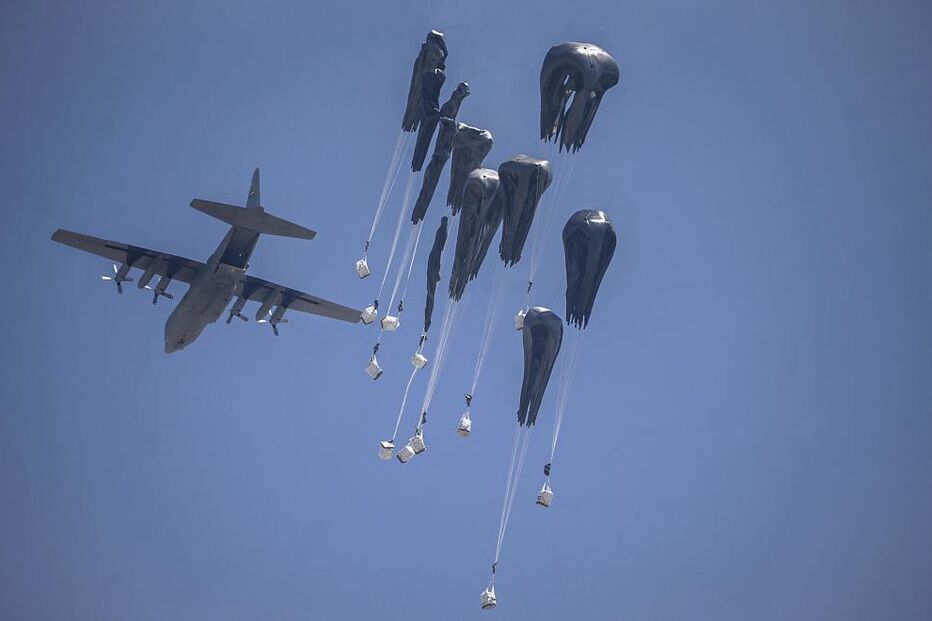 Israel retoma lançamento aéreo de ajuda alimentar na Faixa de Gaza