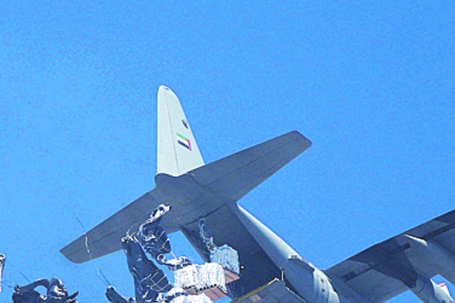 Ajuda à população de Gaza chegou por terra e pelo ar. A ONU alerta, contudo, que o alívio das restrições é insuficiente. Pede que todas as fronteiras sejam abertas para acudir aos necessitados