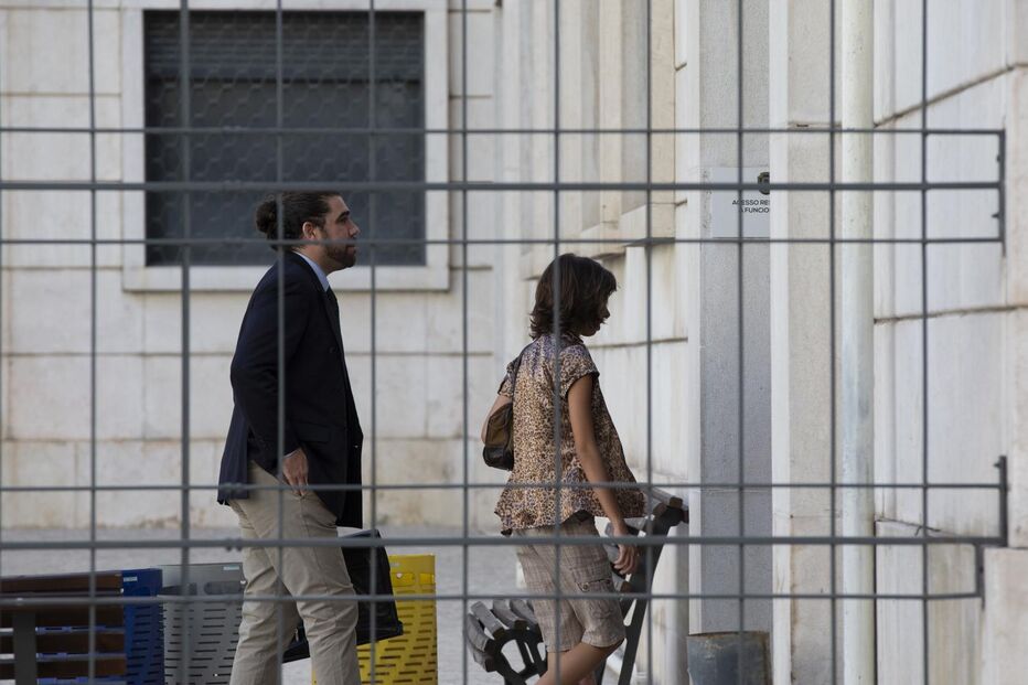 Inês Marques presta declarações na Polícia Judiciária em Lisboa