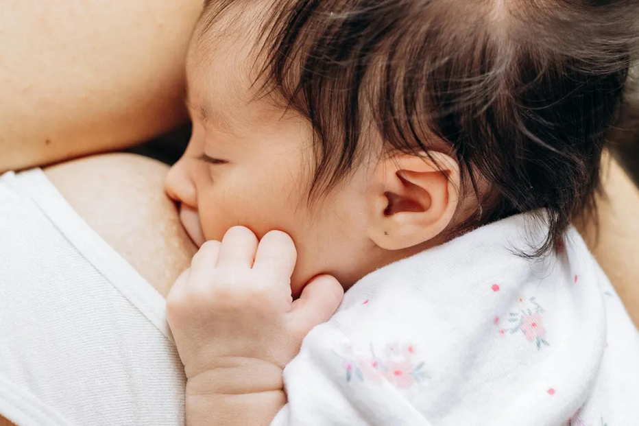 Proposta do Governo sobre amamentação: novas regras em discussão