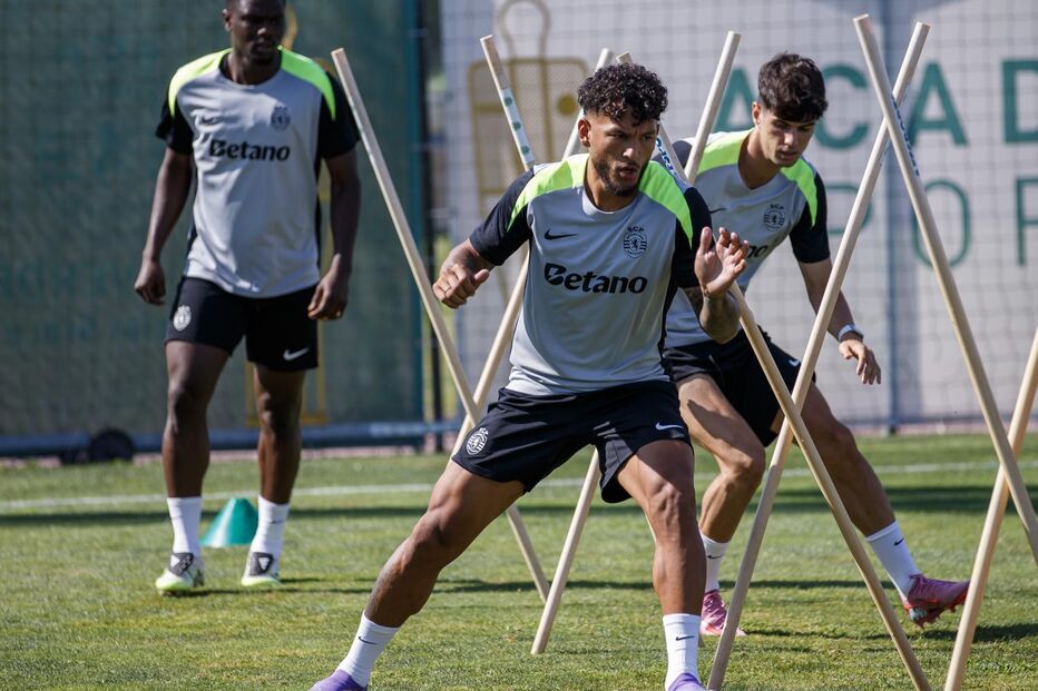 Luís Suárez está a treinar com os novos colegas no Sporting desde segunda-feira